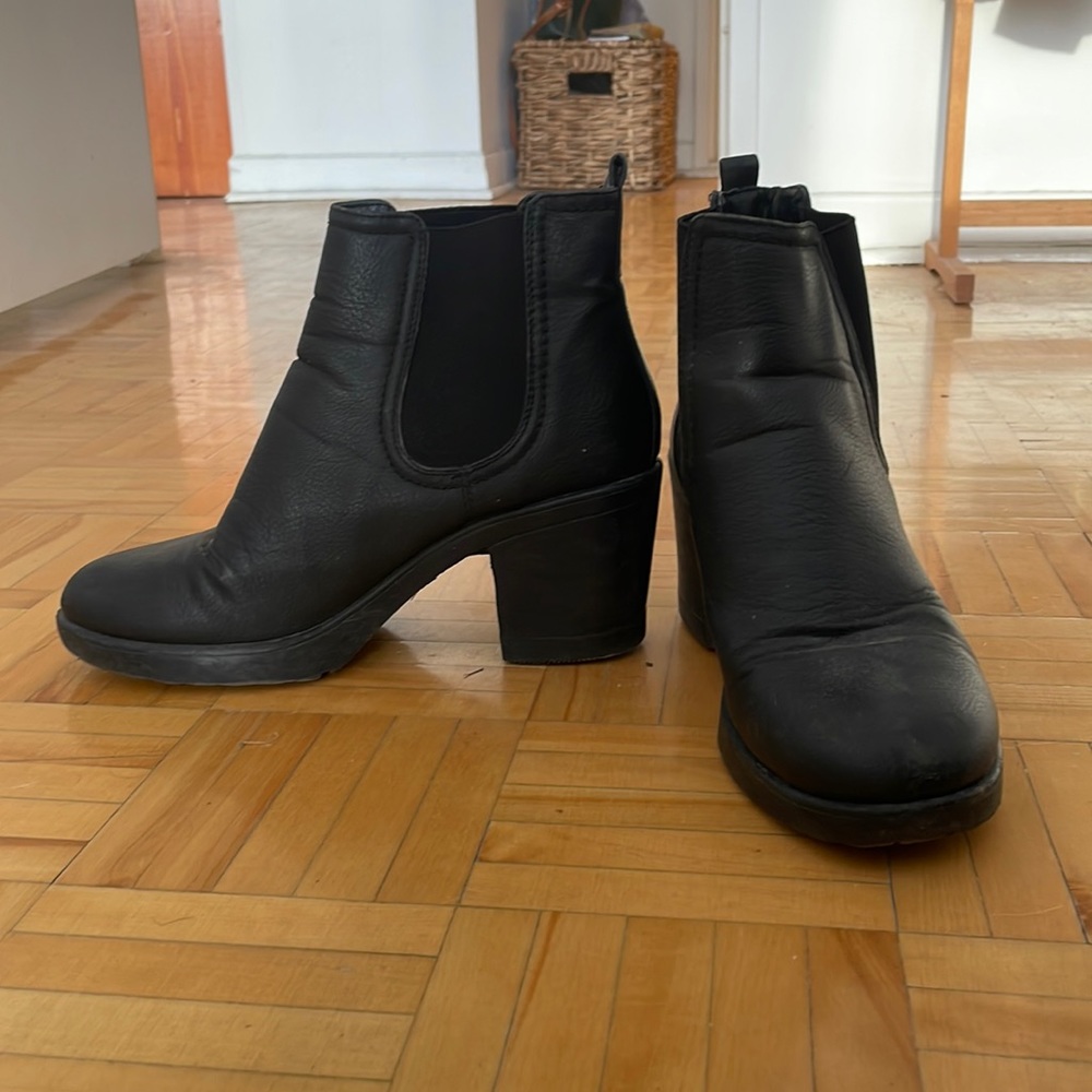 Chunky heel boots